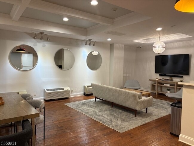 Building Photo - 100 Manhattan Ave