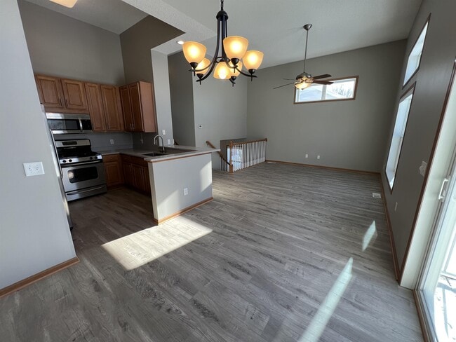 Building Photo - 10670 Ironwood Pkwy