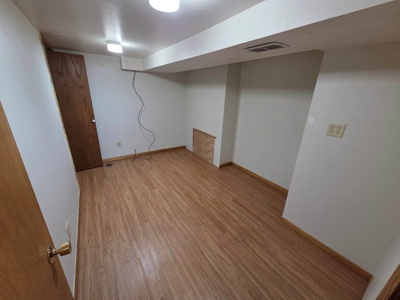 Building Photo - 1341 Sherburne Ave