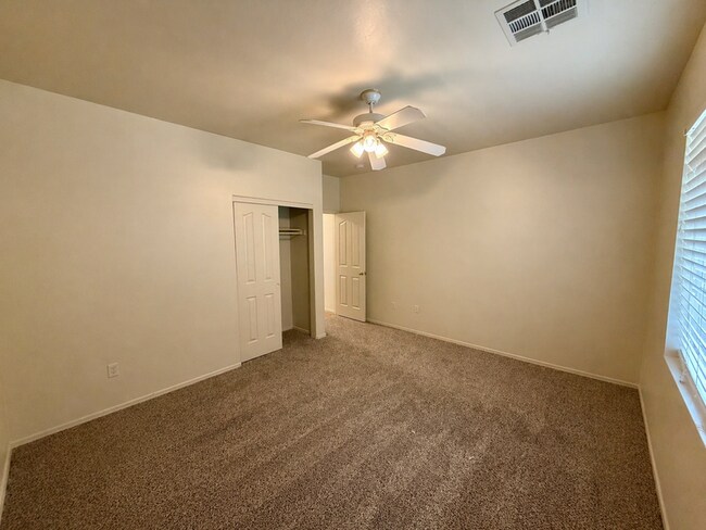 Building Photo - 2540 W Hawks Eye Ave