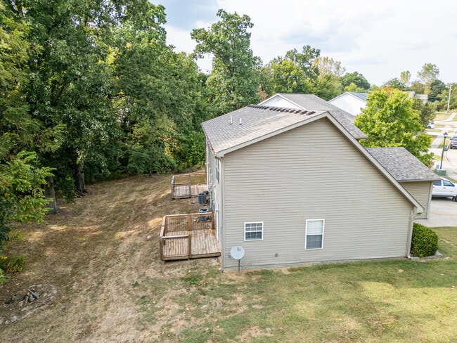 Building Photo - 307 Burnside Dr