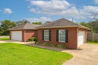 Building Photo - 564 Rose Cottage Cir