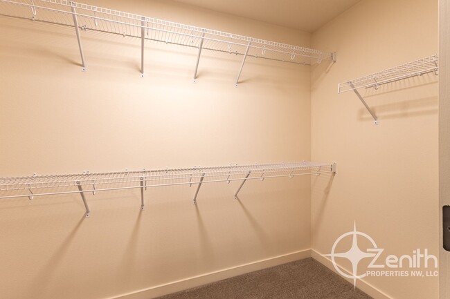 Building Photo - Modern Living in Ridgefield – 3BR/2.5BA Co...