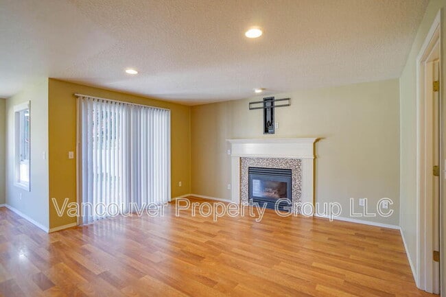 Building Photo - 2515 SE 173rd Pl