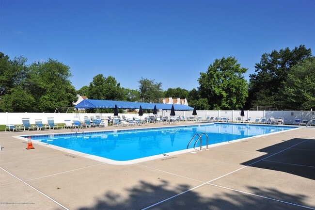 Building Photo - 393 Yorkshire Pl