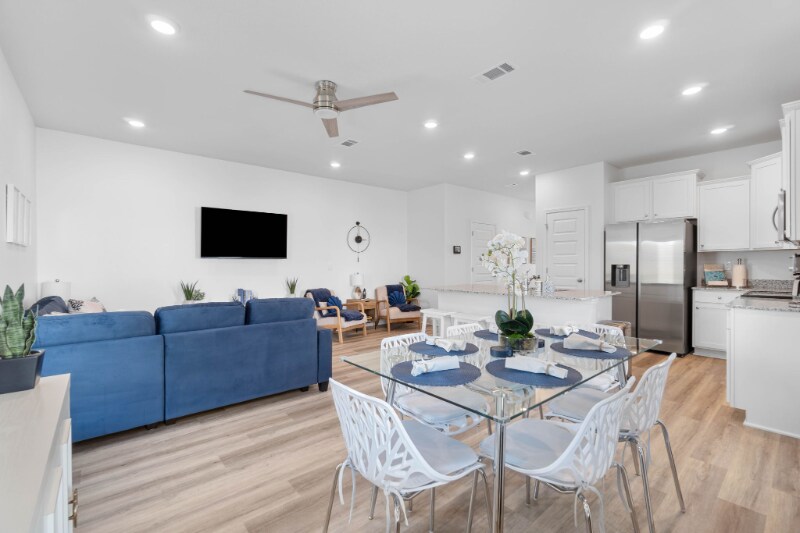 Building Photo - 273 Palmeras Marinas Ln