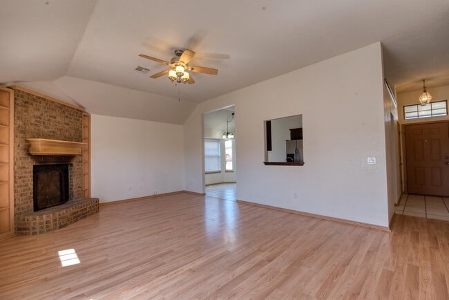 Building Photo - 1220 Eastridge Dr