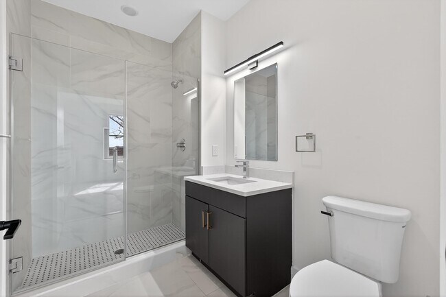 Building Photo - 43-45-45 W 32nd St