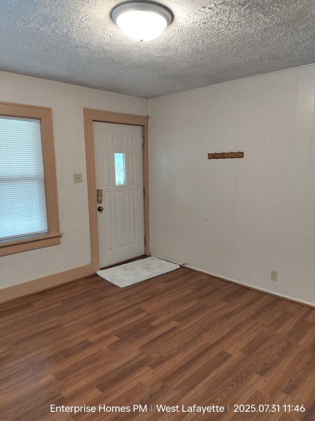 Building Photo - 602 Dodge St
