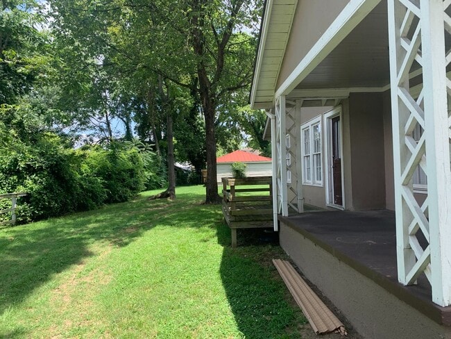 Building Photo - Cute 1br Downtown Benton