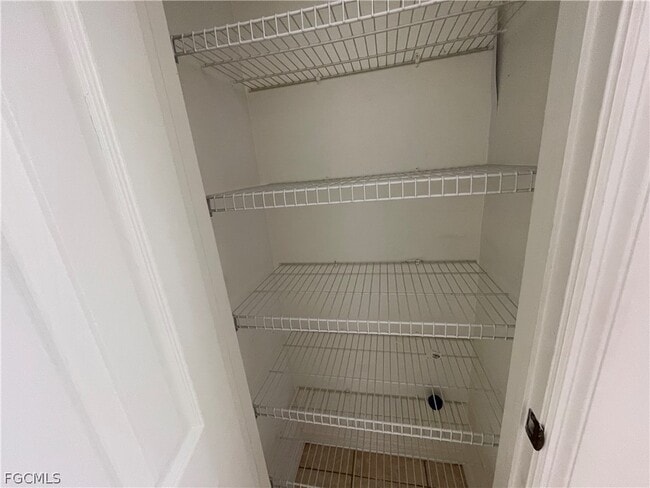 Building Photo - 1428 SW 29th St