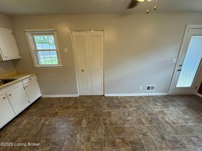 Building Photo - 5607 Elmer Ln