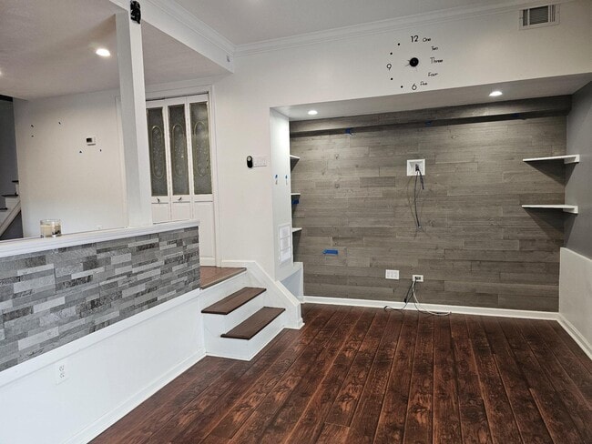 Building Photo - 4226 Embassy Dr