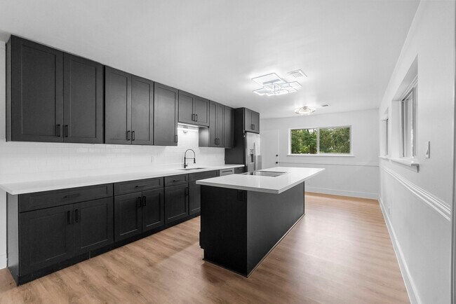 Building Photo - 62 Greenbriar Dr