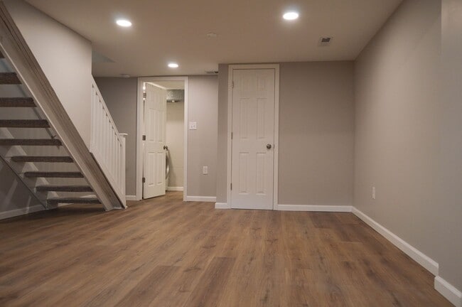 Building Photo - 2464 S Burberry Ln