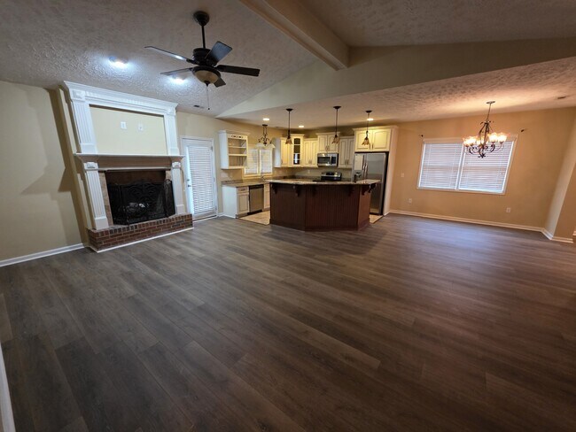 Building Photo - 399 Admiral Dr