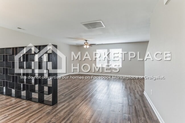 Building Photo - 29946 Glenrose Way