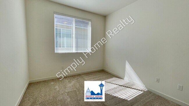 Building Photo - Welcome to Your 4-Bedroom Dream Home!??
