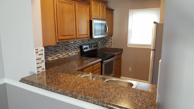 Building Photo - 483 Bramblewood Ln