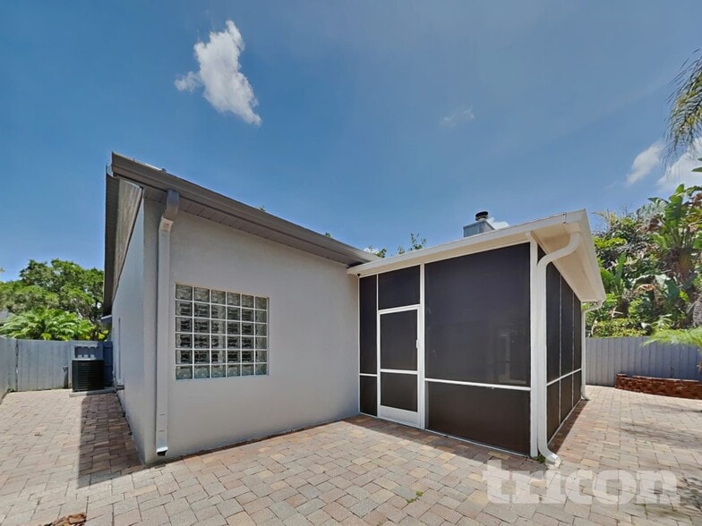Building Photo - 10630 Satinwood Cir