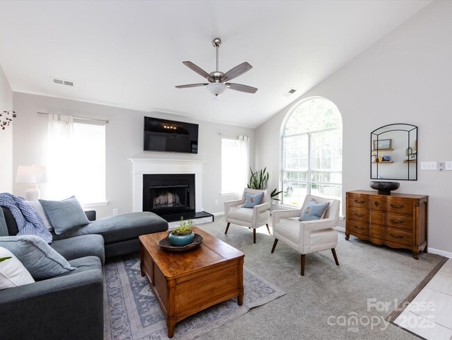 Building Photo - 7731 Ivy Hollow Dr