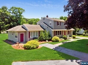 Building Photo - 326 Ramapo Valley Rd
