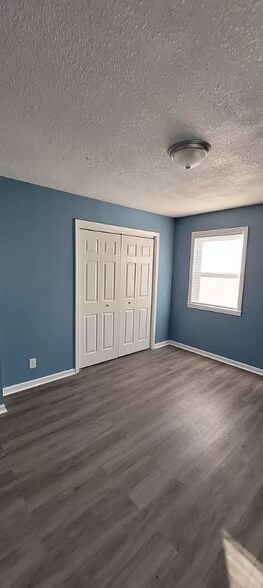 Building Photo - 744 N 70th St