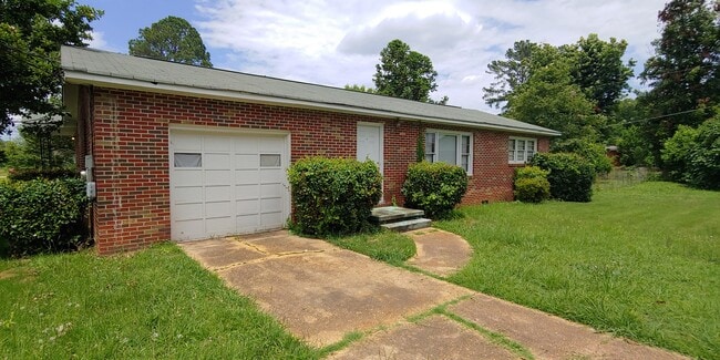 Primary Photo - 2 Bedroom Home in Tuscaloosa