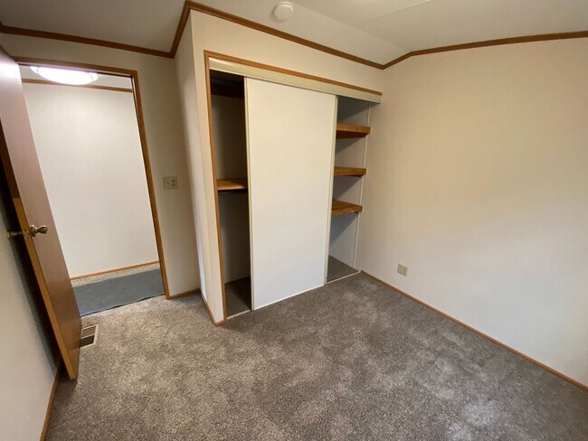 Building Photo - Mobile Home