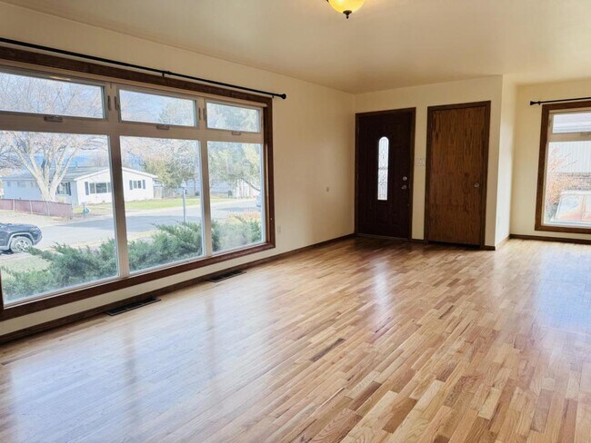 Building Photo - 1513 Wilder Ave