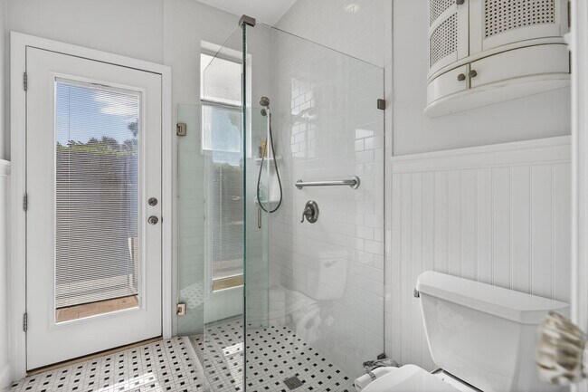 Building Photo - 3069 Mainsail Cir