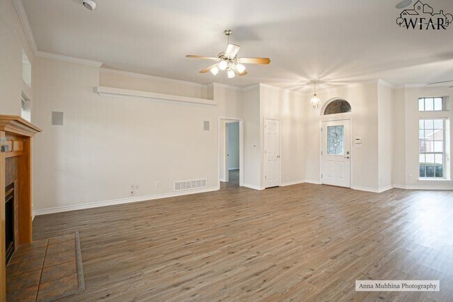 Building Photo - 8 St Andrews Ct