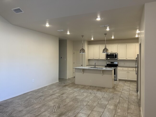 Building Photo - 11605 Evanston Ave