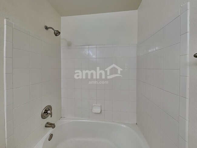 Building Photo - 115 W Camino Rancho Vecino