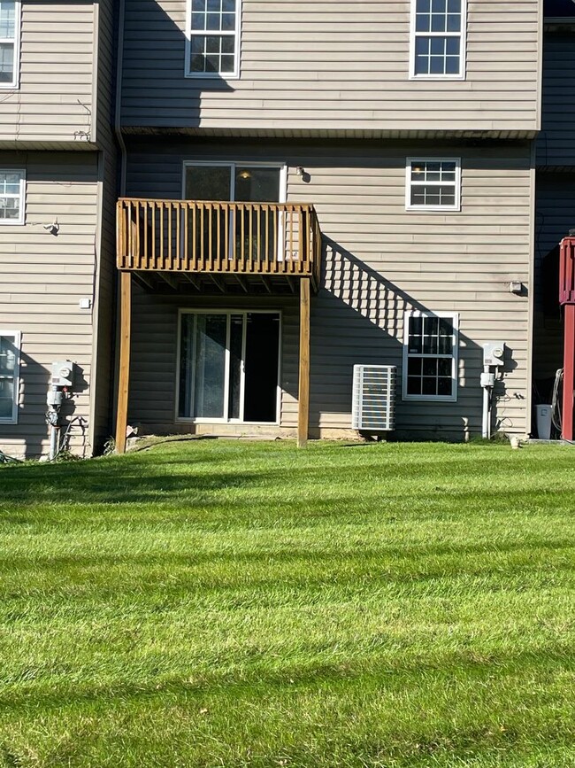 Building Photo - 3 Bed 2 Bath Townhome in Gable Park