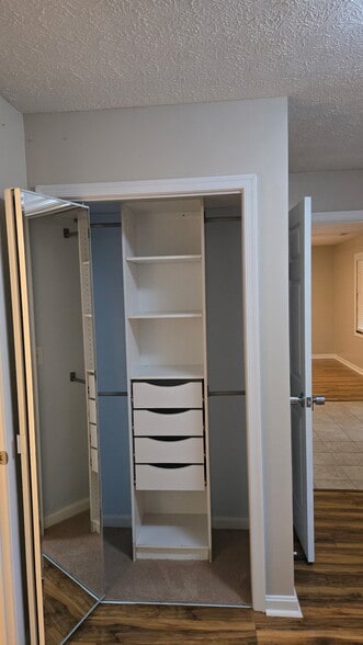 Building Photo - 22889 Kimberly Ct