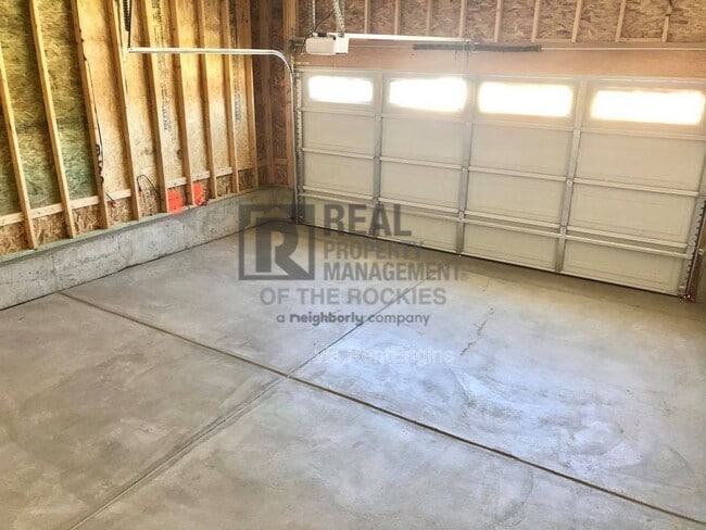 Building Photo - 501 Ranchhand Dr