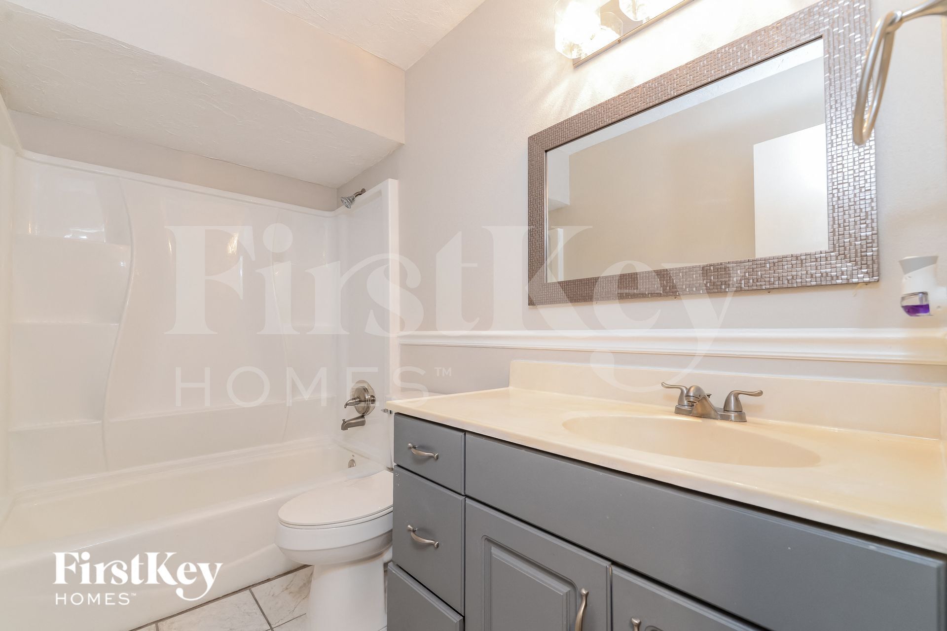 Building Photo - 3006 22nd Ave W