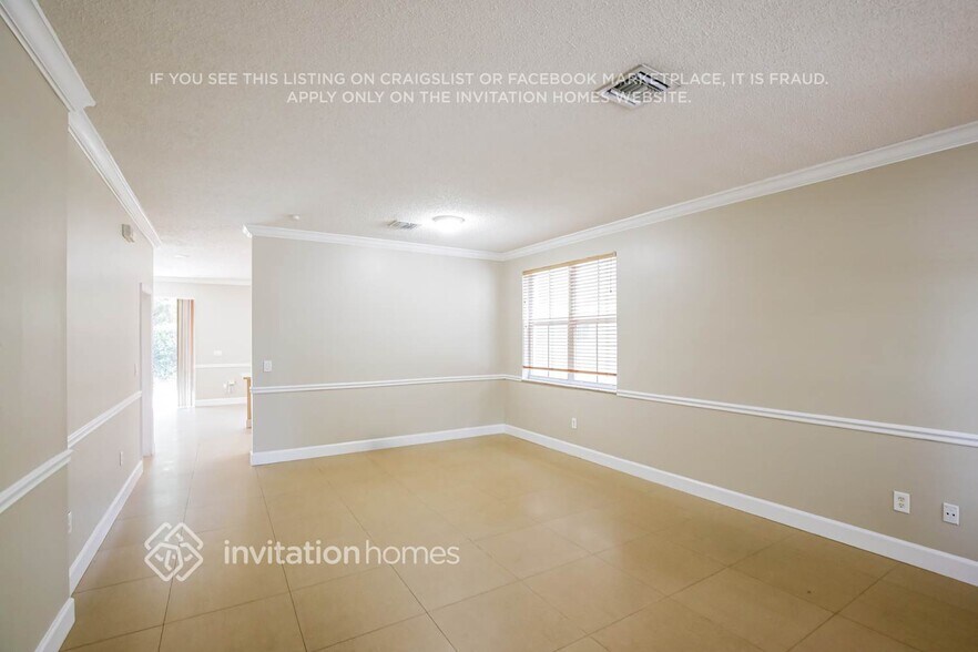 Building Photo - 15891 SW 48th Manor