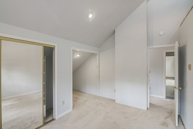 Building Photo - 4 bed/ 2 bath house on 145th St!