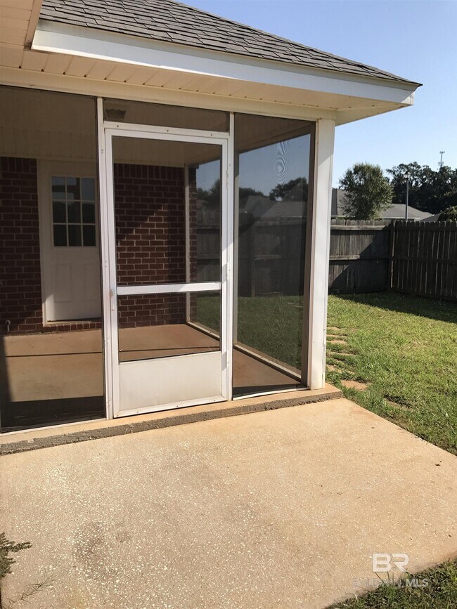 Building Photo - 25855 Argonne Dr