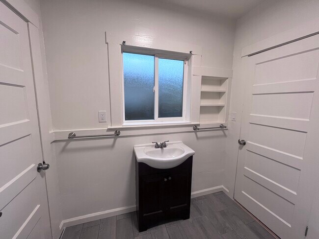 Building Photo - 3135 42nd St