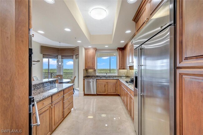 Building Photo - 2738 Tiburon Blvd E