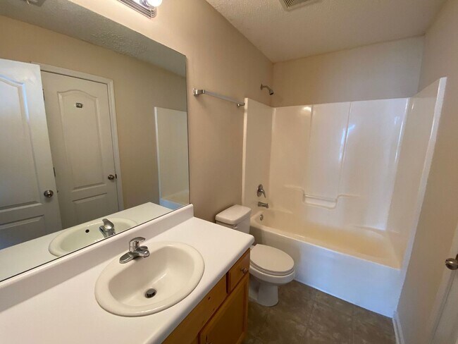 Building Photo - BRIDGEWATER HOME! PRE-LEASING FOR AUGUST 1st 2026!