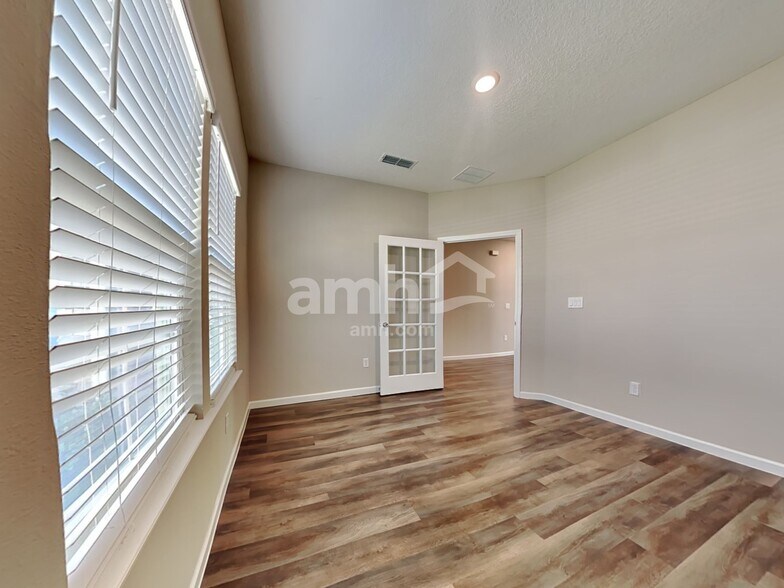 Building Photo - 131 Hemlock Point