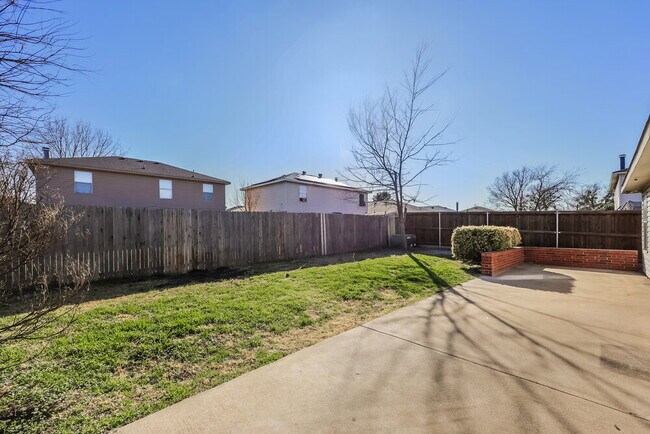 Building Photo - 4229 Gray Fox Dr