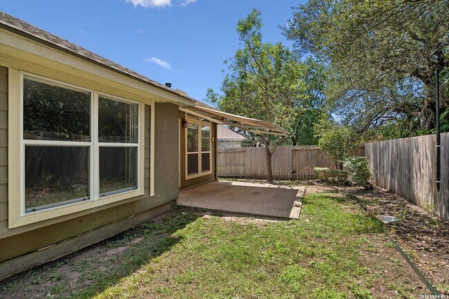 Building Photo - 1303 Bluff Forest