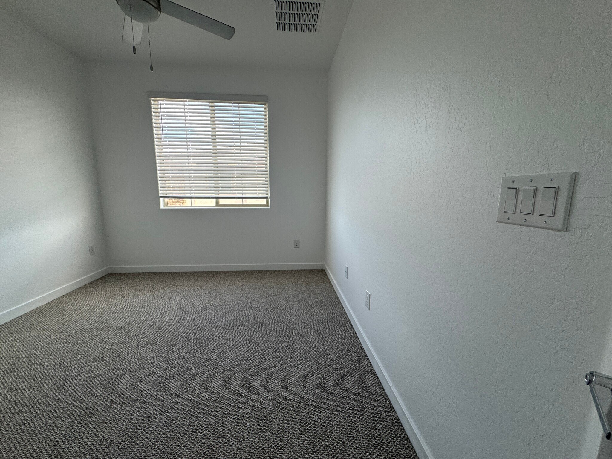 Building Photo - 4100 S Pinelake Way