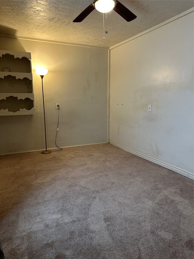 Building Photo - 1125 E 27th St