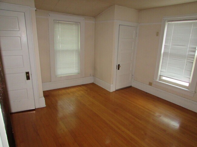 Building Photo - Living on the Dock of the Bay